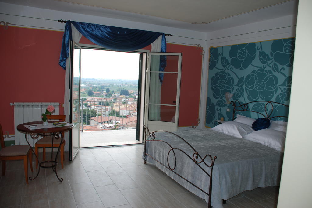 La Chandelle Massarosa Quarto foto
